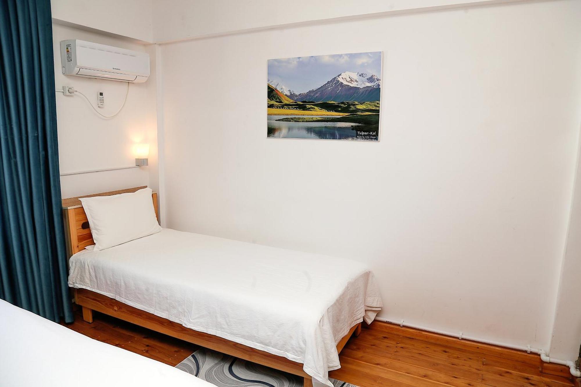 Hotel Good Night Jalal-Abad Buitenkant foto