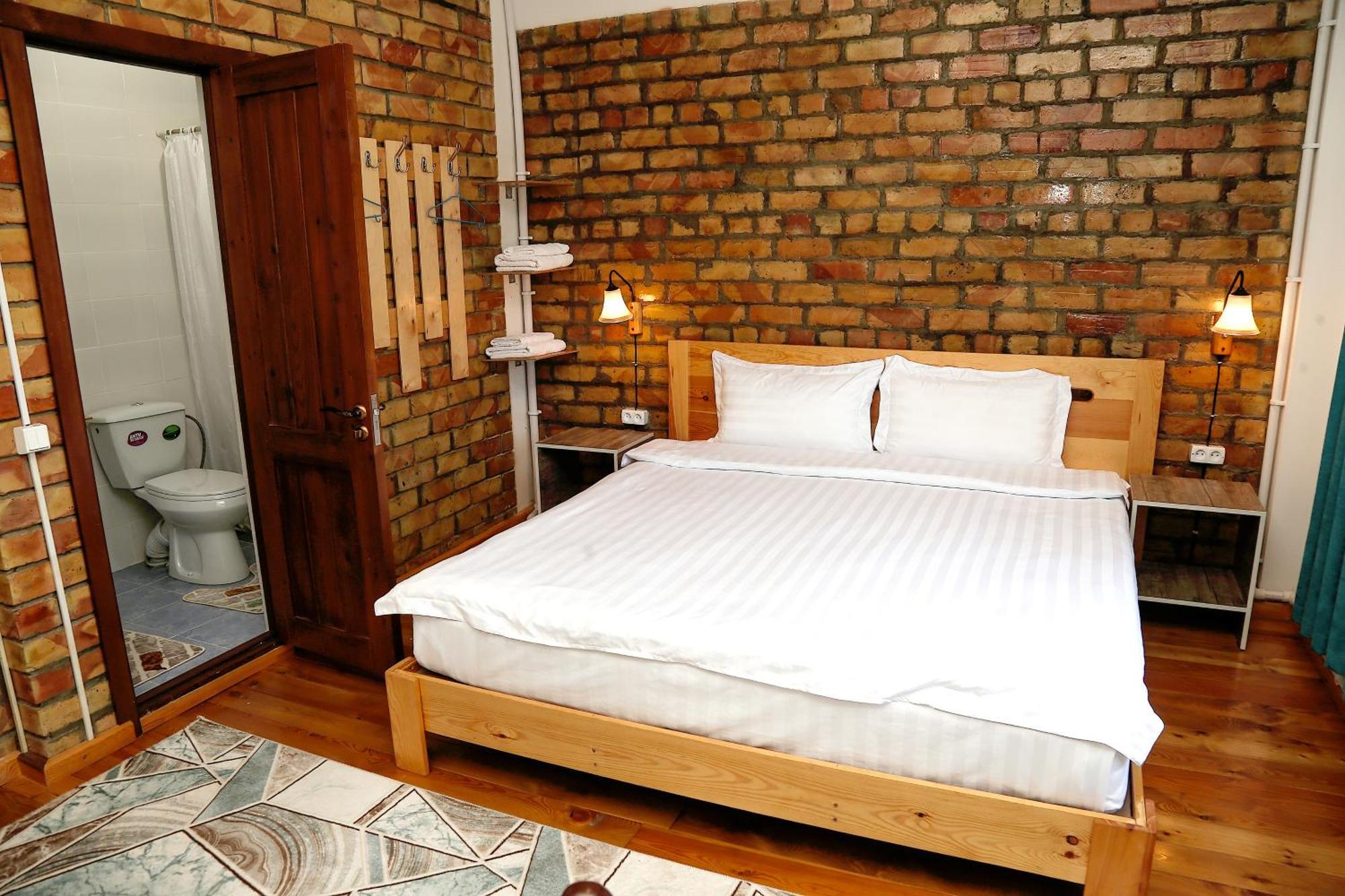 Hotel Good Night Jalal-Abad Buitenkant foto