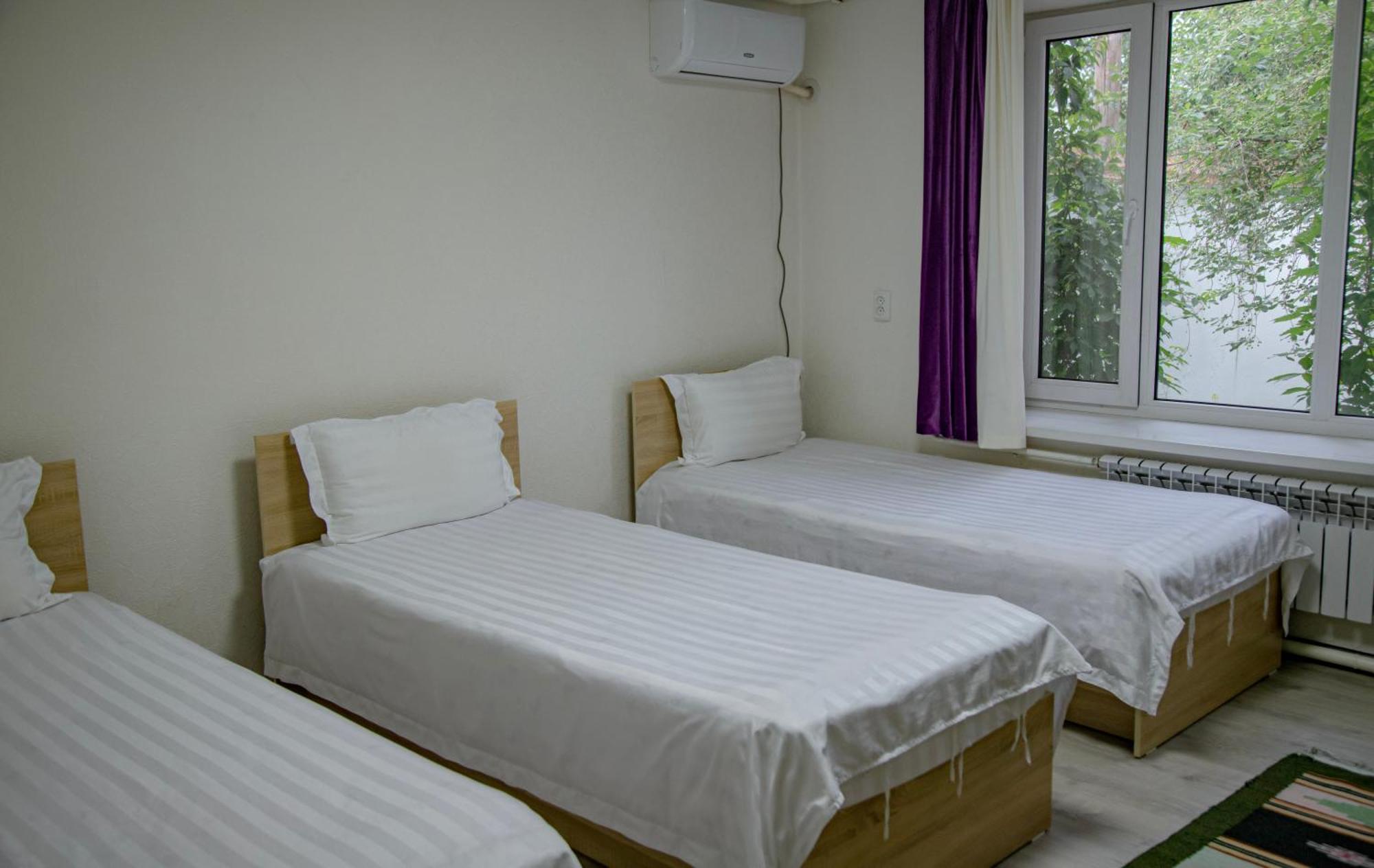 Hotel Good Night Jalal-Abad Buitenkant foto
