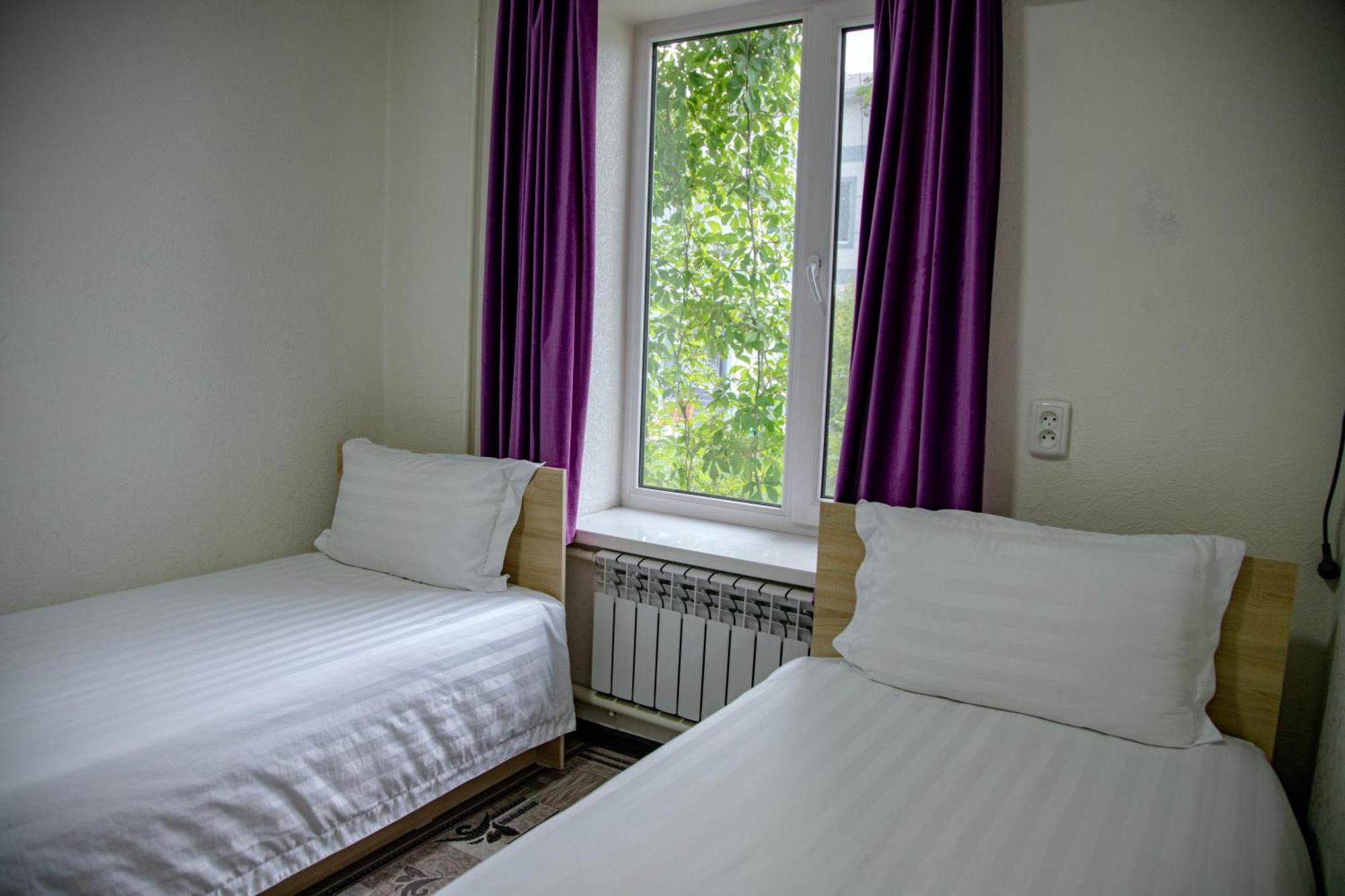 Hotel Good Night Jalal-Abad Buitenkant foto