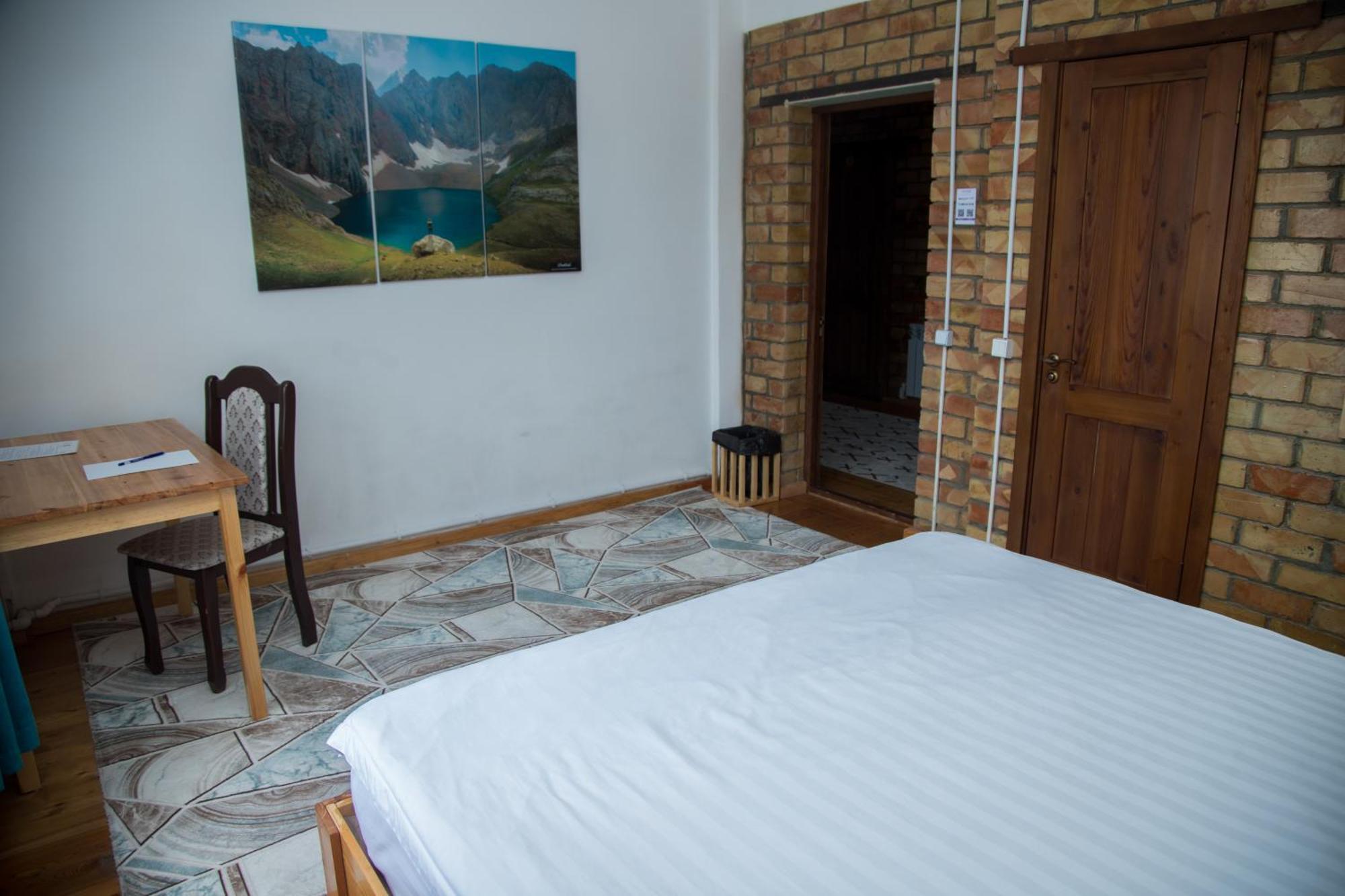 Hotel Good Night Jalal-Abad Buitenkant foto