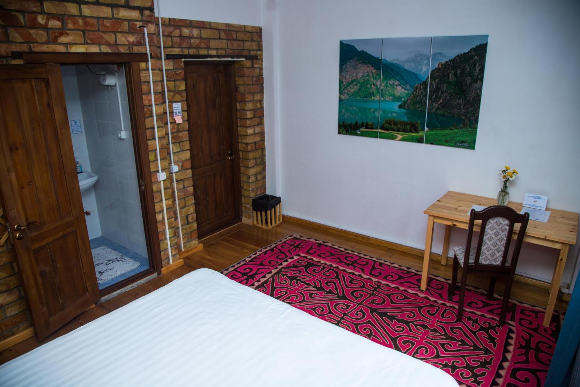 Hotel Good Night Jalal-Abad Buitenkant foto