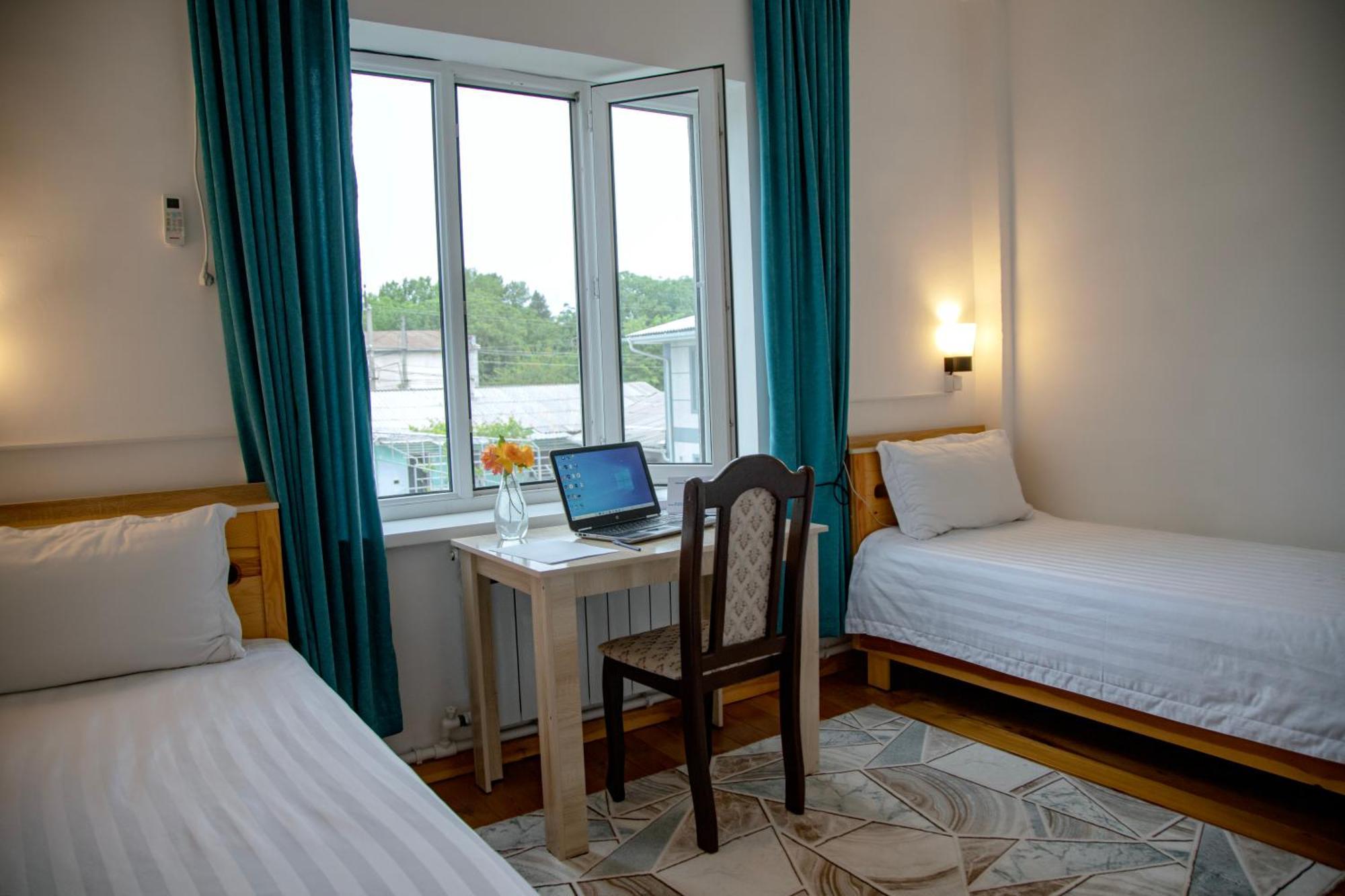 Hotel Good Night Jalal-Abad Buitenkant foto