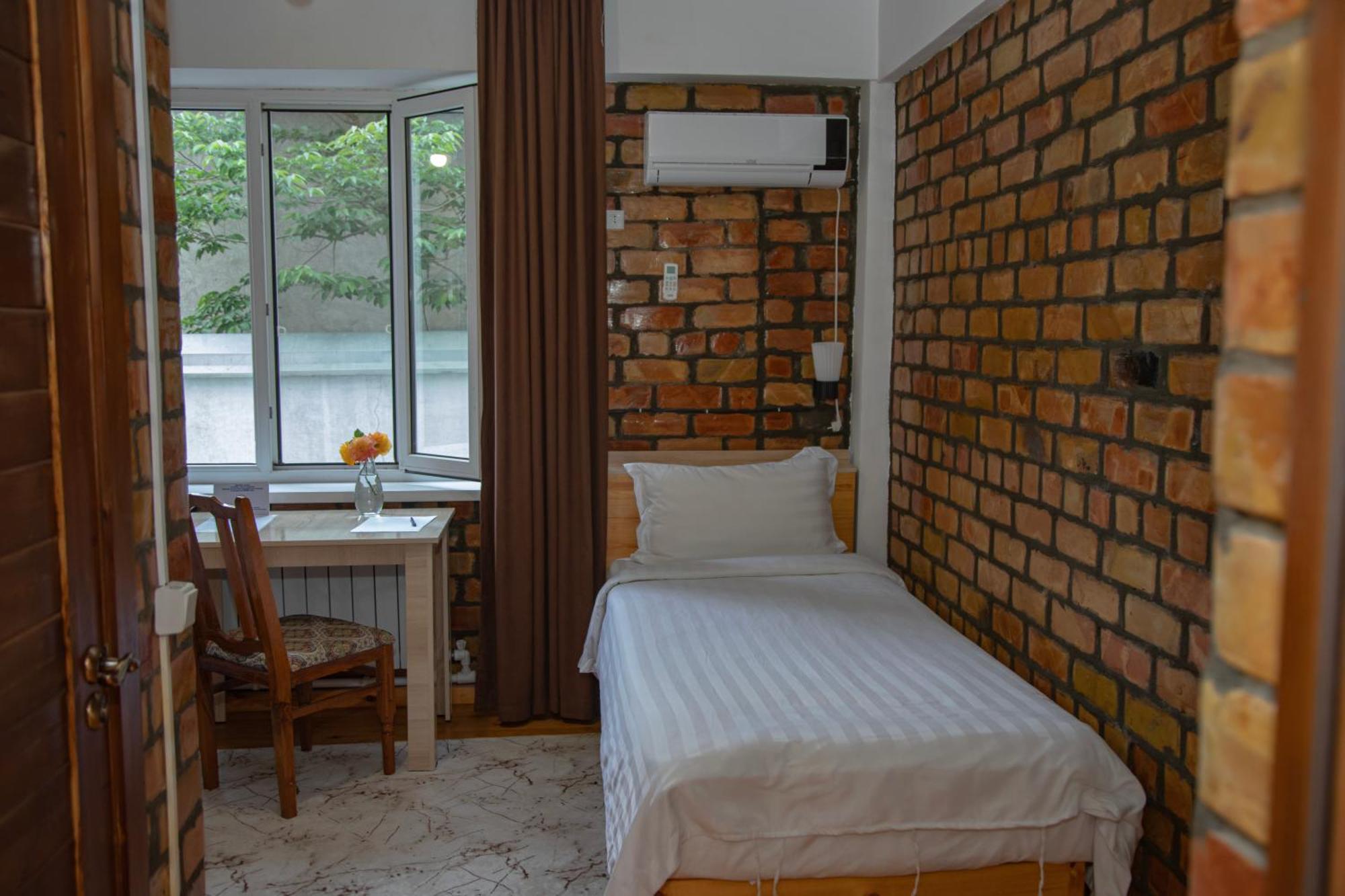 Hotel Good Night Jalal-Abad Buitenkant foto